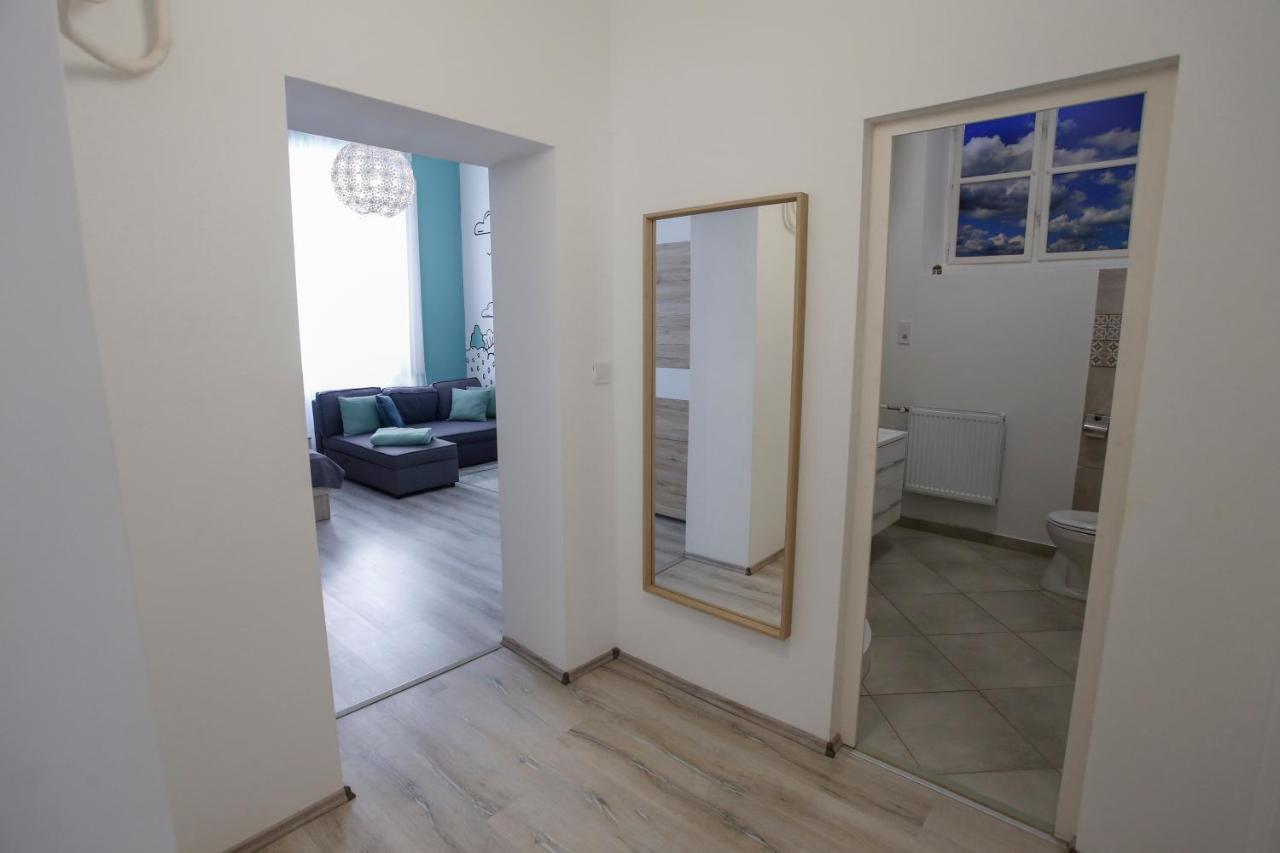 Urania Apartmanhaz Eger Ngoại thất bức ảnh